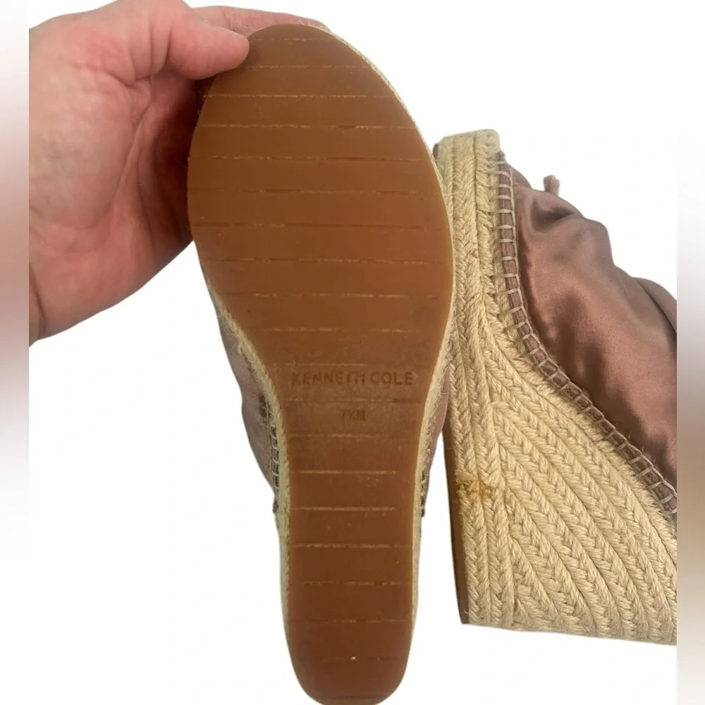 Kenneth Cole Odele 2 Satin Blush Fringe Braided Espadrille Wedge Sandals SZ 7.5